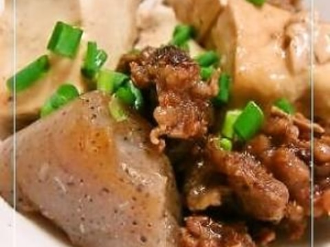 とろける牛スジ肉で✿にんにく肉豆腐